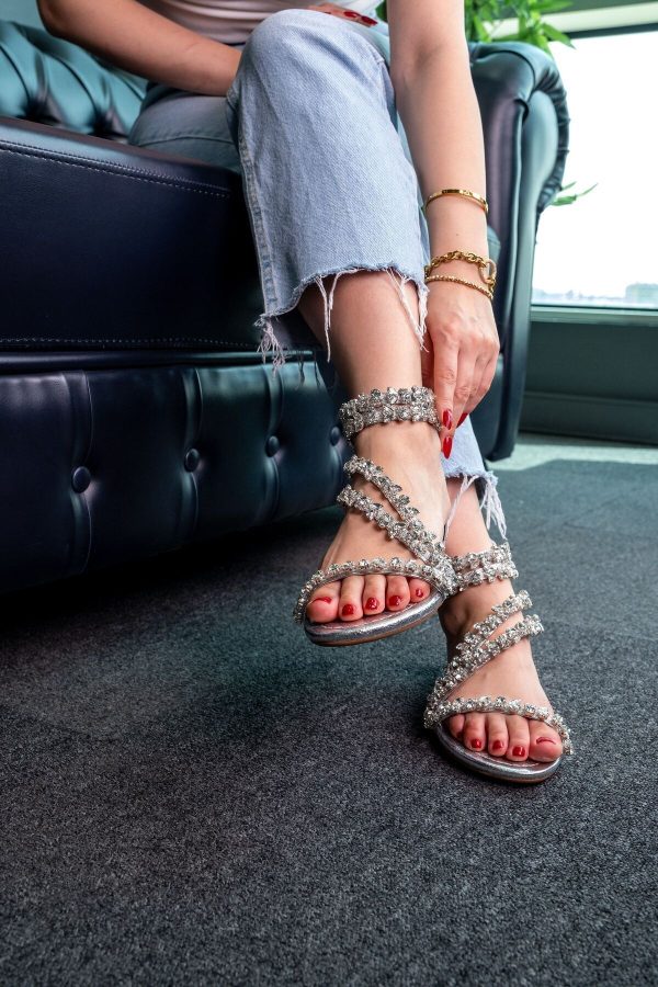 Valen Taşlı Fermuarlı Hakiki Deri Sandalet