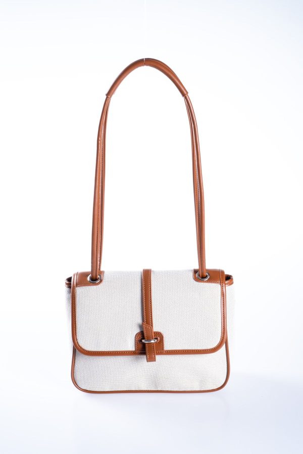 Taba Vegan Deri Biyeli Toka Detaylı Krem Kanvas Kapaklı El Omuz Çantası