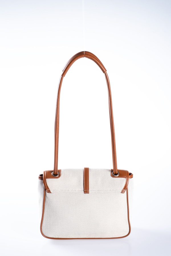 Taba Vegan Deri Biyeli Toka Detaylı Krem Kanvas Kapaklı El Omuz Çantası