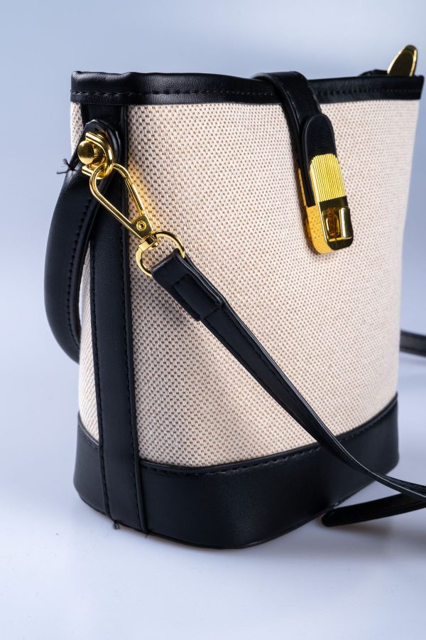 Siyah Vegan Deri Detaylı Bucket Fermuarlı Krem Kanvas Ayarlanabilir El ve Omuz Çantası