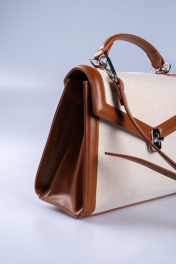 Zarf Kapaklı Taba Biye Detaylı Krem Kanvas Ayarlanabilir El ve Omuz Çantası