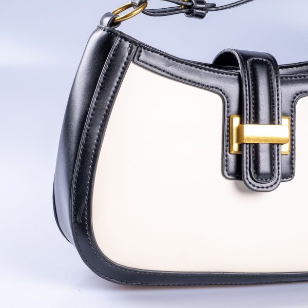 Siyah Krem Vegan Deri Fermuarlı Toka Detaylı Ayarlanabilir El ve Omuz Çantası